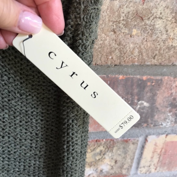 Cyrus Olive Sweater Vest Size L - Picture 4 of 4